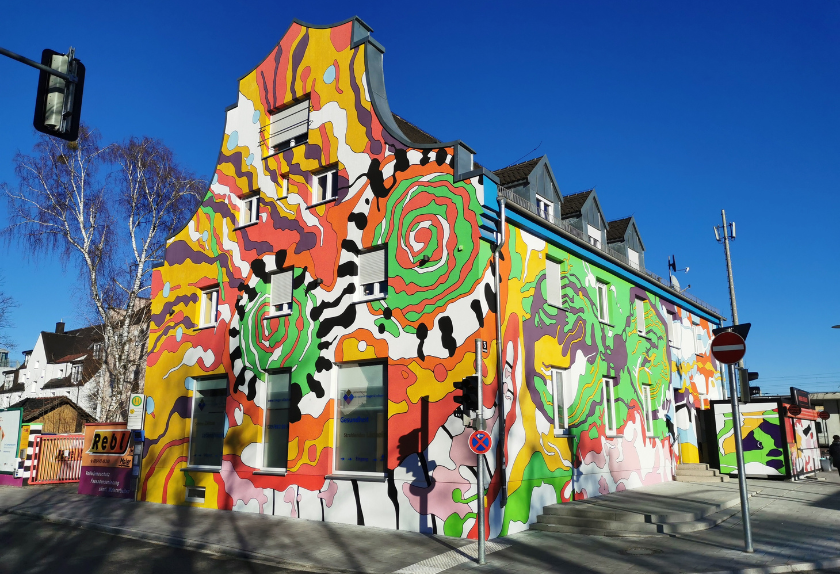 Buntes Gebäude Allach-Untermenzing