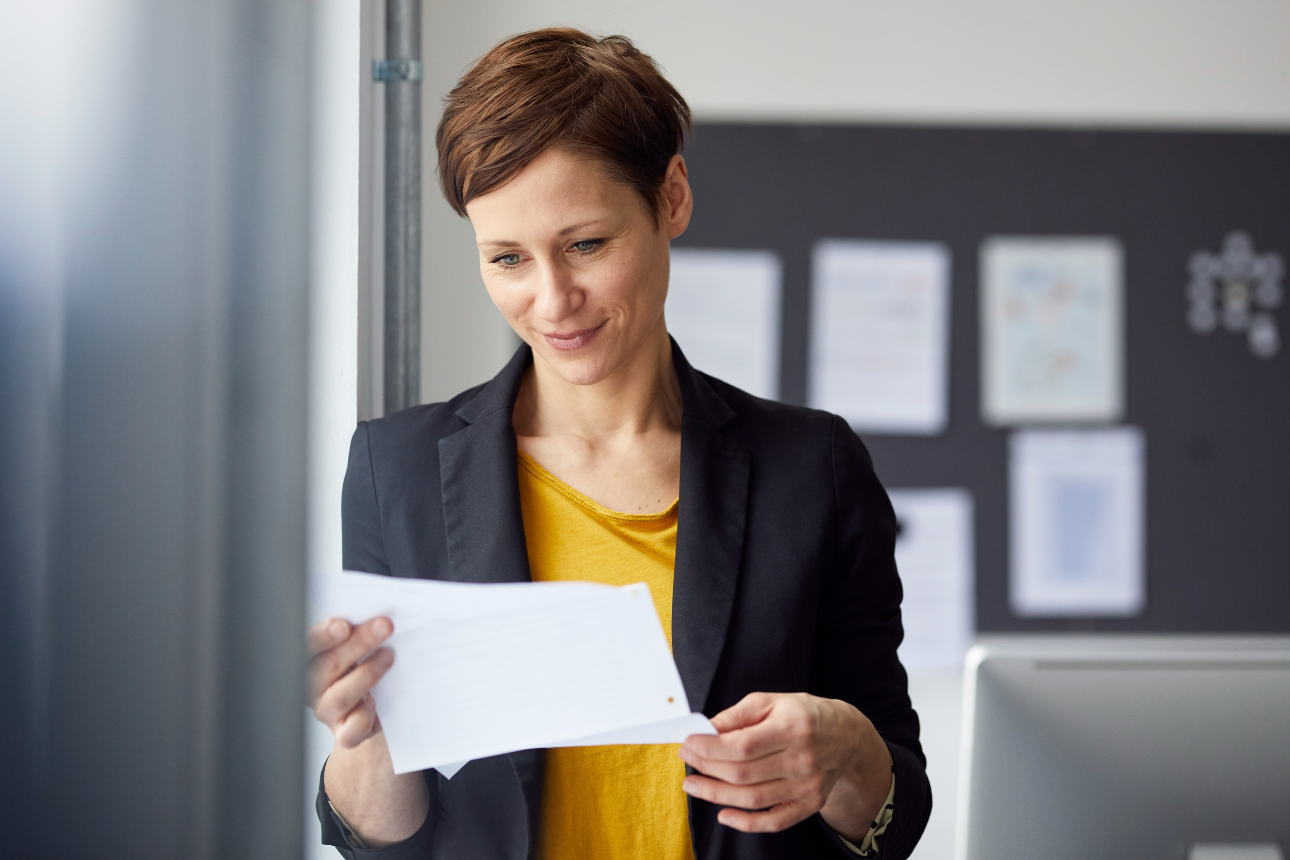 Frau im Büro