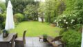 Terrasse mit Garten