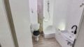 Badezimmer mit Dusche