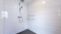 Dusche im Luxusbad OG