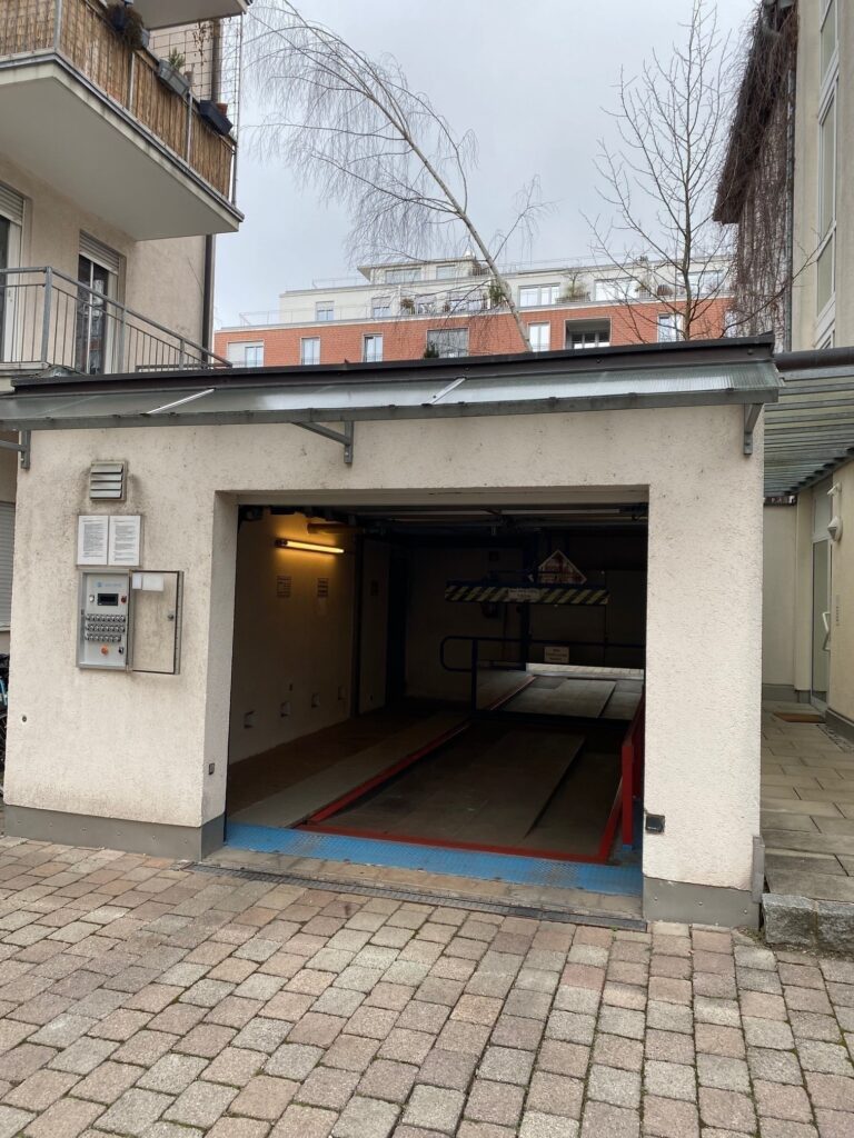 Einfahrt geöffnet
