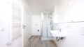 Badezimmer mit Dusche