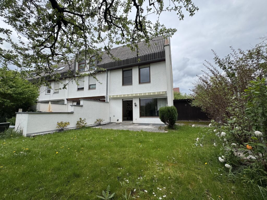Hausansicht vom Garten